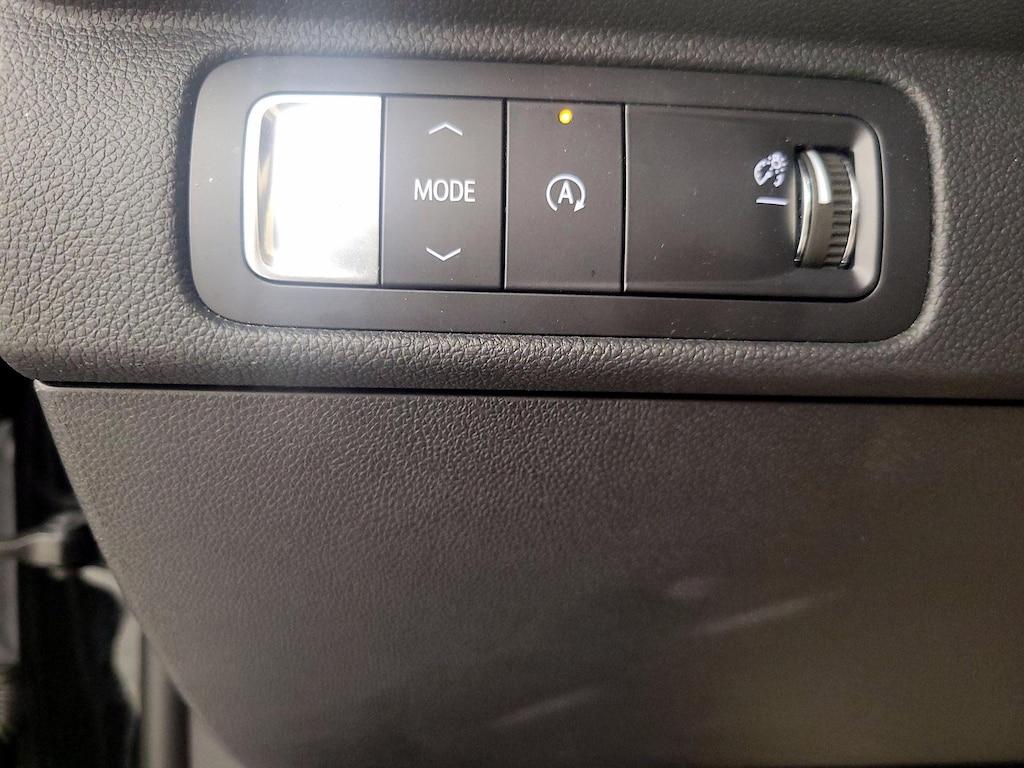 used 2025 Chevrolet Traverse car, priced at $34,998