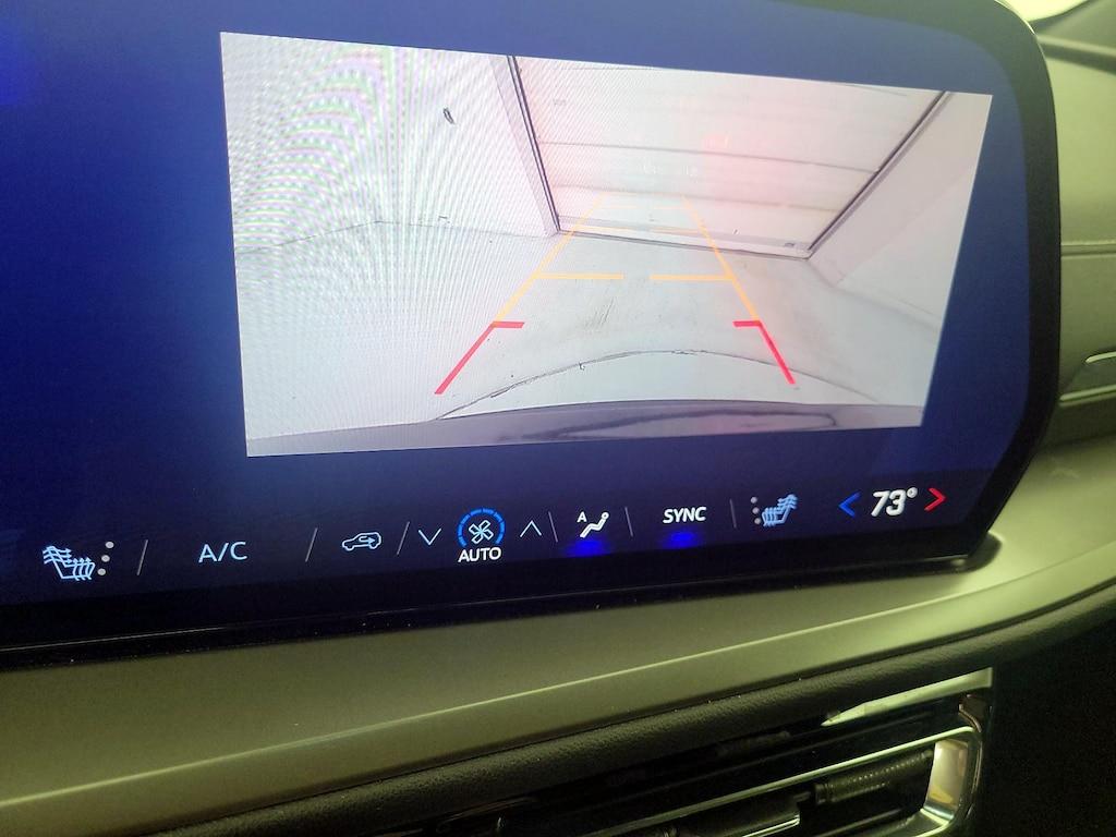 used 2025 Chevrolet Traverse car, priced at $34,998