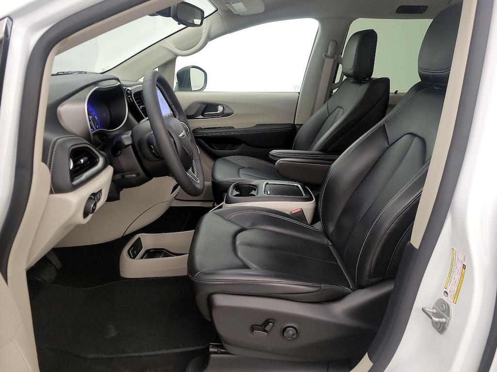 used 2023 Chrysler Pacifica car, priced at $31,998