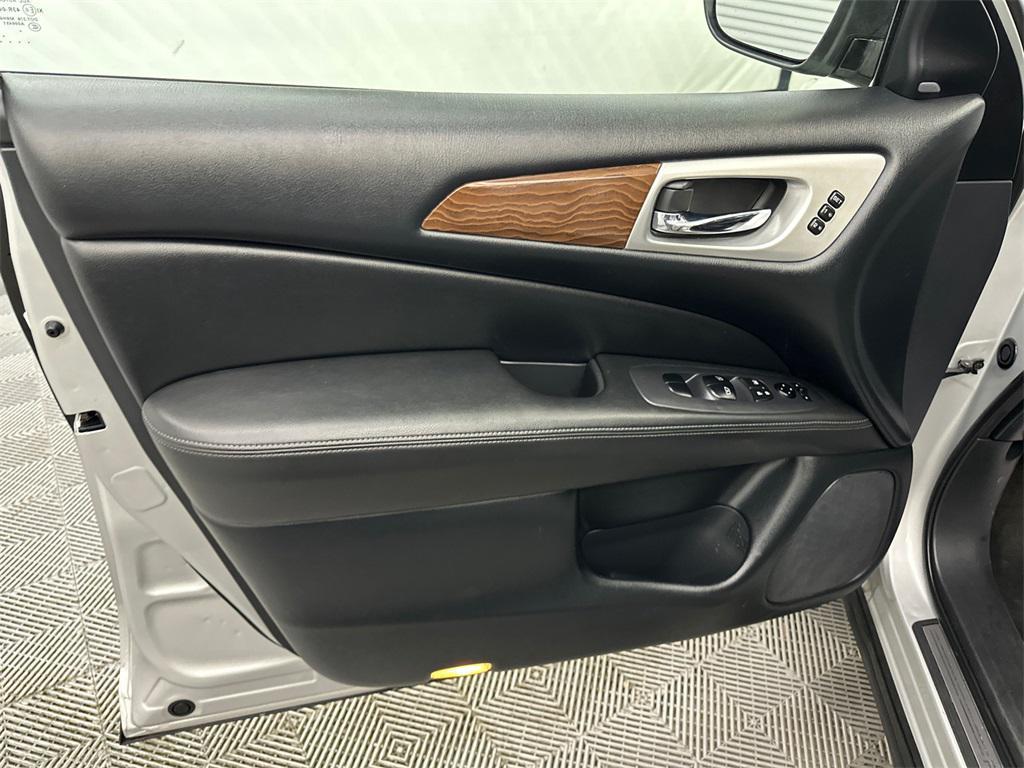 used 2020 Nissan Pathfinder car, priced at $17,987