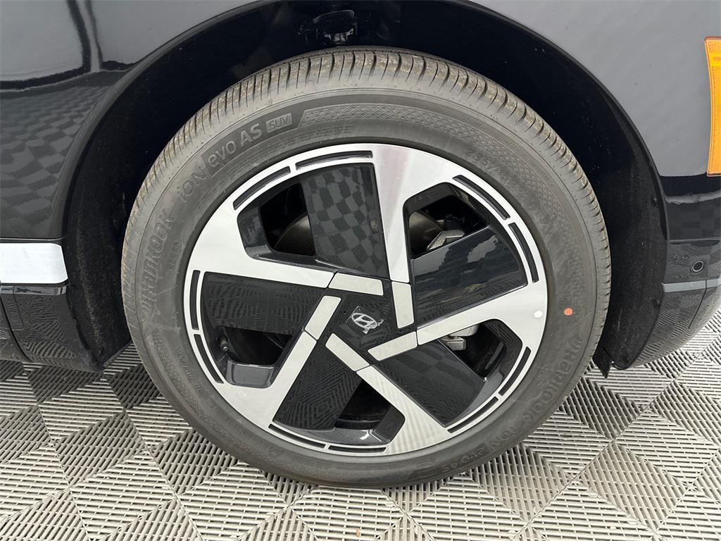 new 2026 Hyundai IONIQ 9 car, priced at $63,692