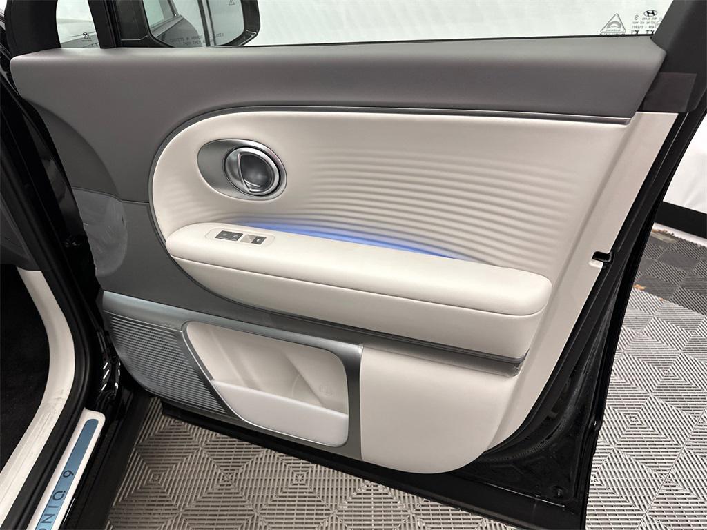 new 2026 Hyundai IONIQ 9 car, priced at $63,692