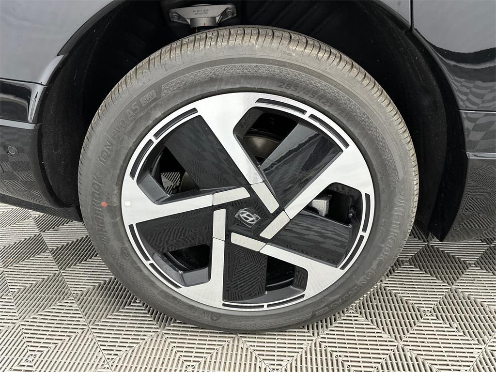 new 2026 Hyundai IONIQ 9 car, priced at $63,692