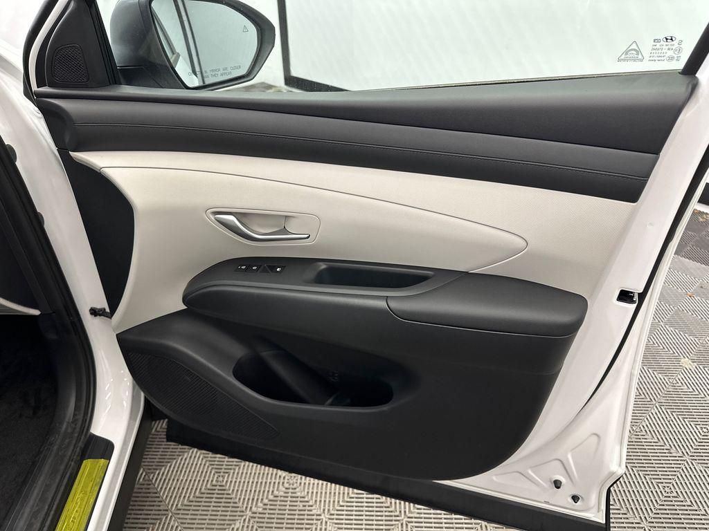 new 2026 Hyundai TUCSON Hybrid car, priced at $31,316