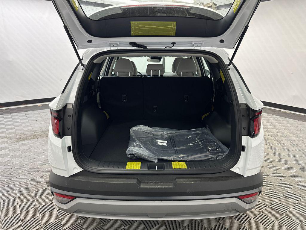 new 2026 Hyundai TUCSON Hybrid car, priced at $31,316
