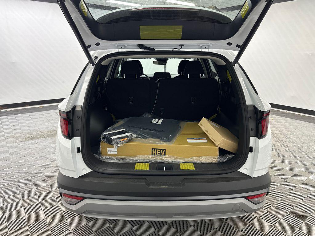 new 2026 Hyundai TUCSON Hybrid car, priced at $33,141