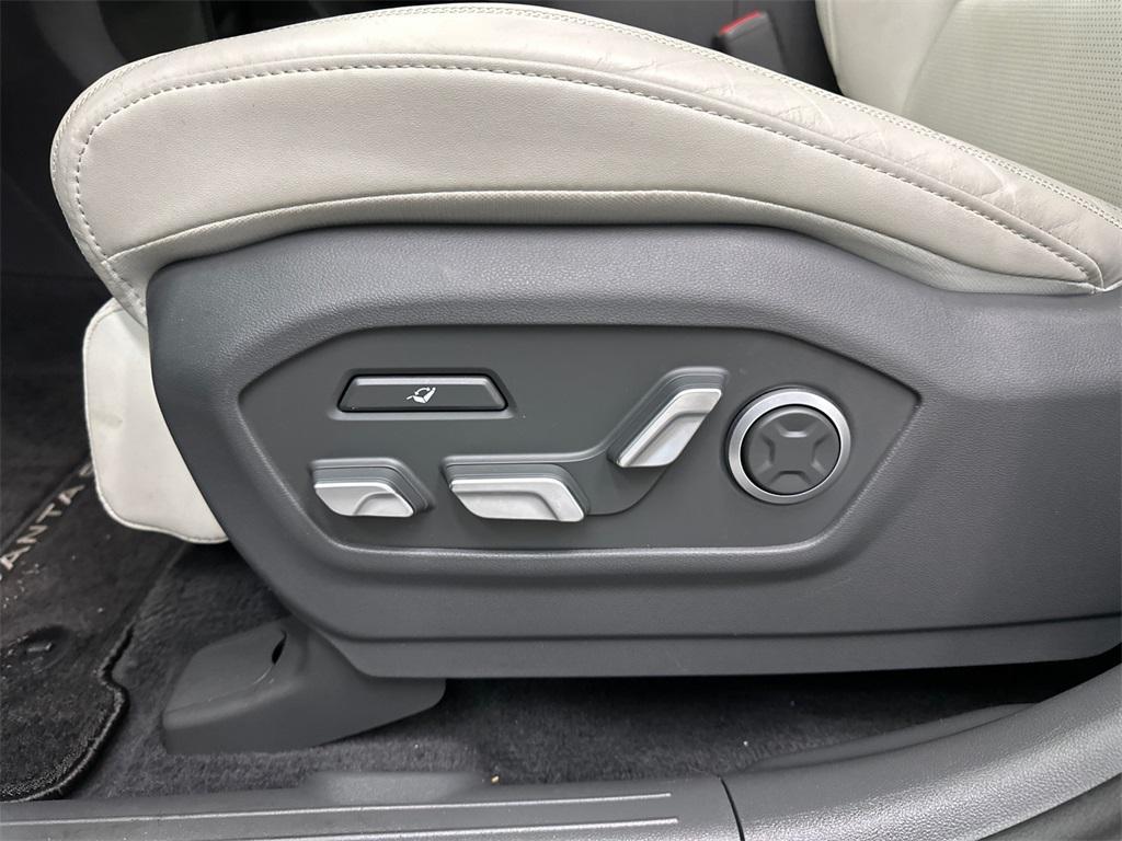 used 2025 Hyundai Santa Fe car, priced at $35,997