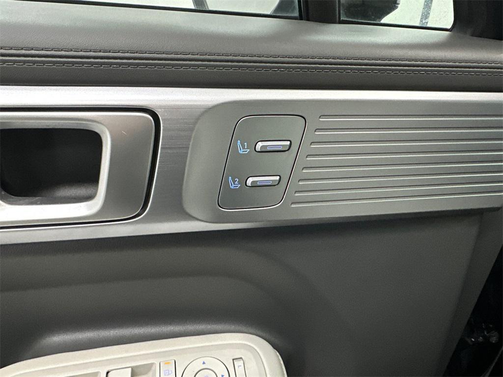 used 2025 Hyundai Santa Fe car, priced at $35,997