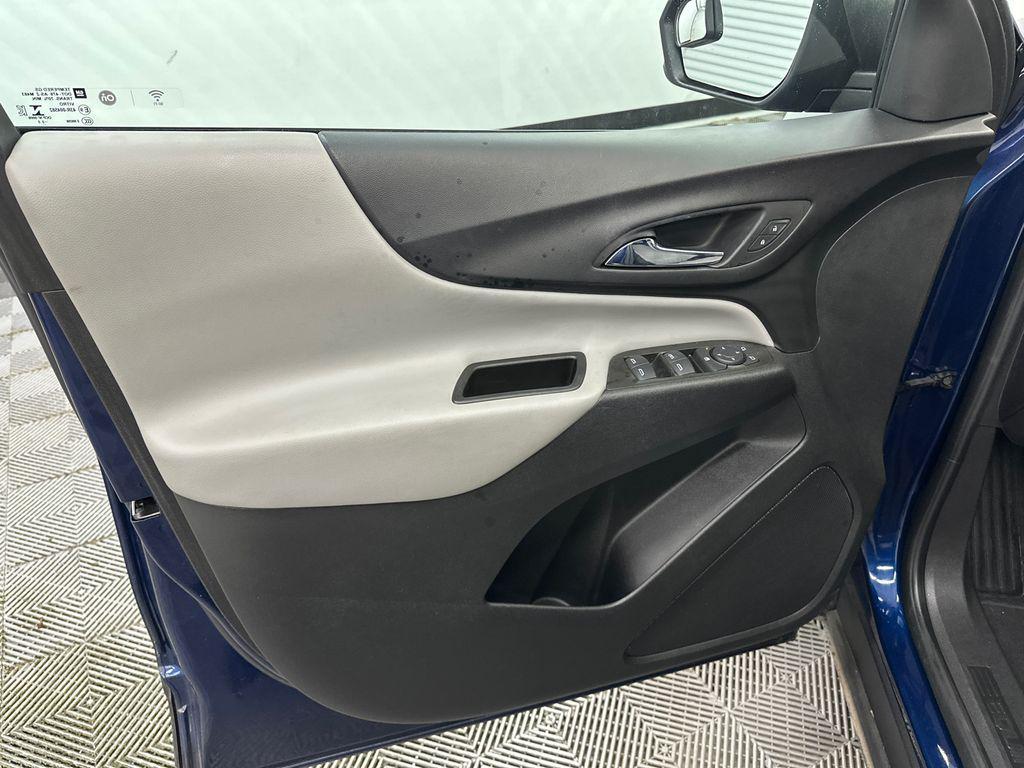 used 2022 Chevrolet Equinox car, priced at $17,675