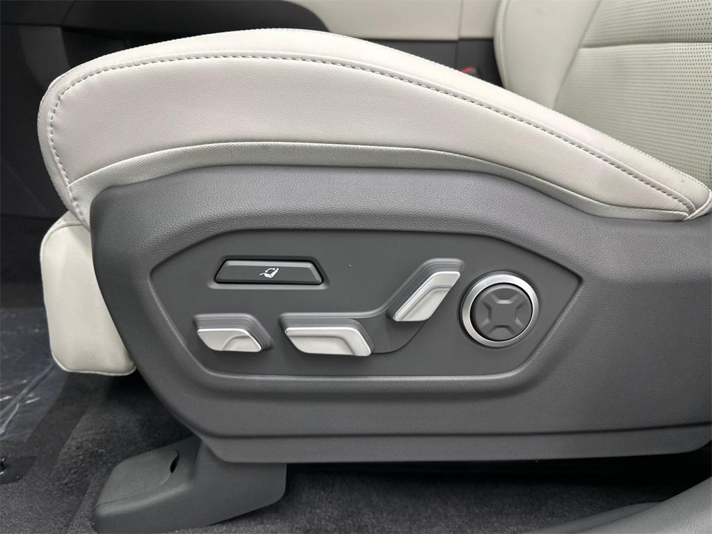 new 2026 Hyundai SANTA FE HEV car, priced at $47,587