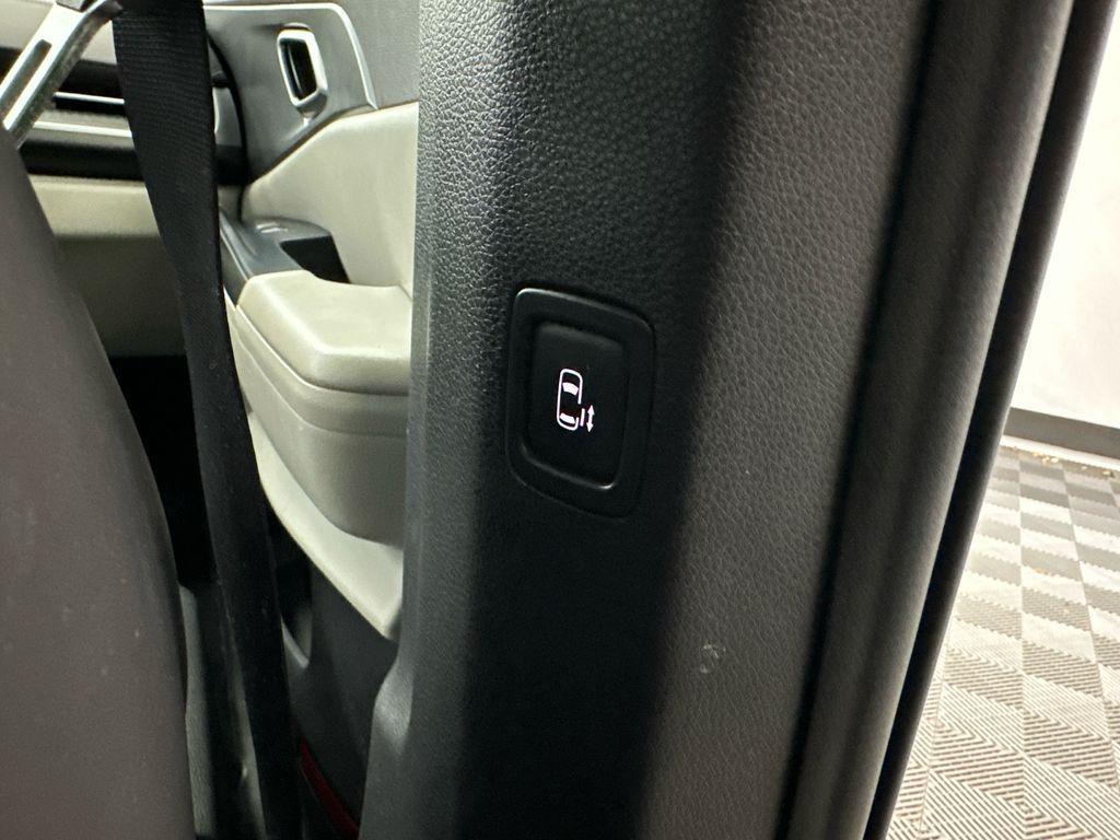 used 2024 Kia Carnival car, priced at $28,691