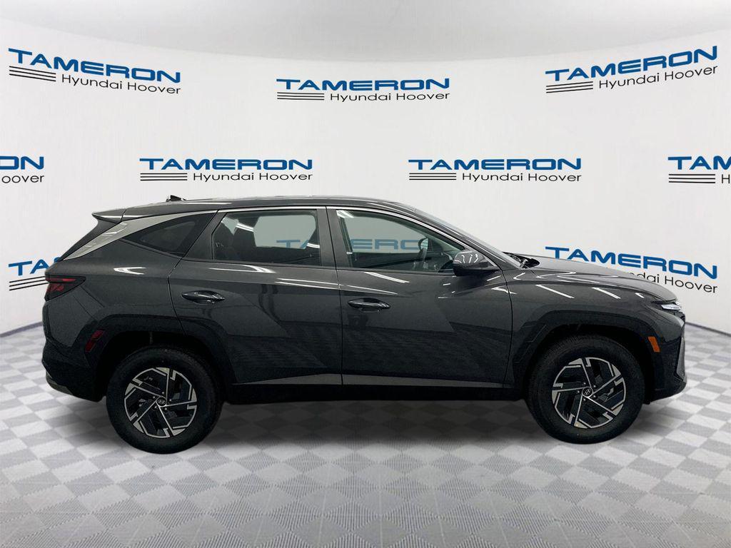 new 2026 Hyundai TUCSON Hybrid car, priced at $31,779