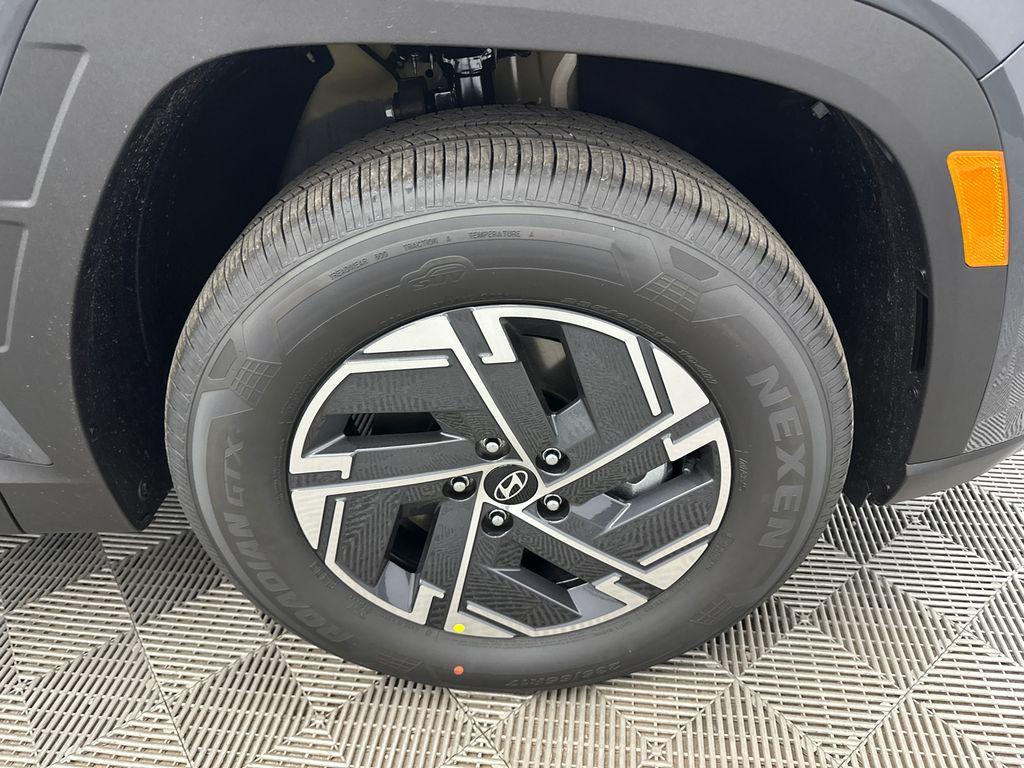 new 2026 Hyundai TUCSON Hybrid car, priced at $31,779