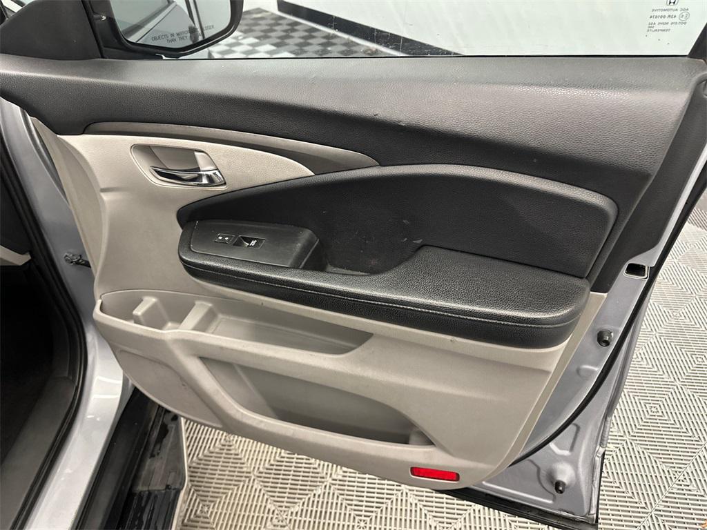 used 2018 Honda Pilot car, priced at $13,747