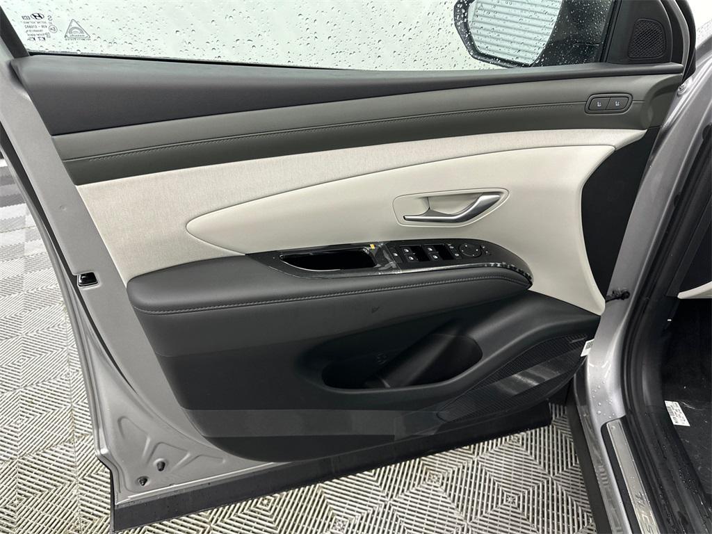 new 2026 Hyundai TUCSON Hybrid car, priced at $40,583