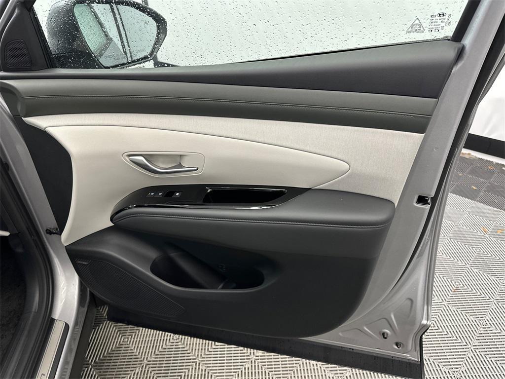 new 2026 Hyundai TUCSON Hybrid car, priced at $40,583