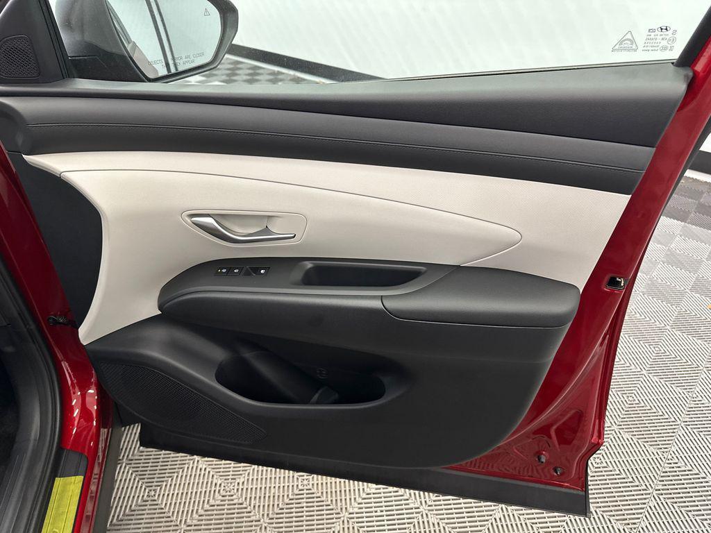 new 2026 Hyundai TUCSON Hybrid car, priced at $33,325