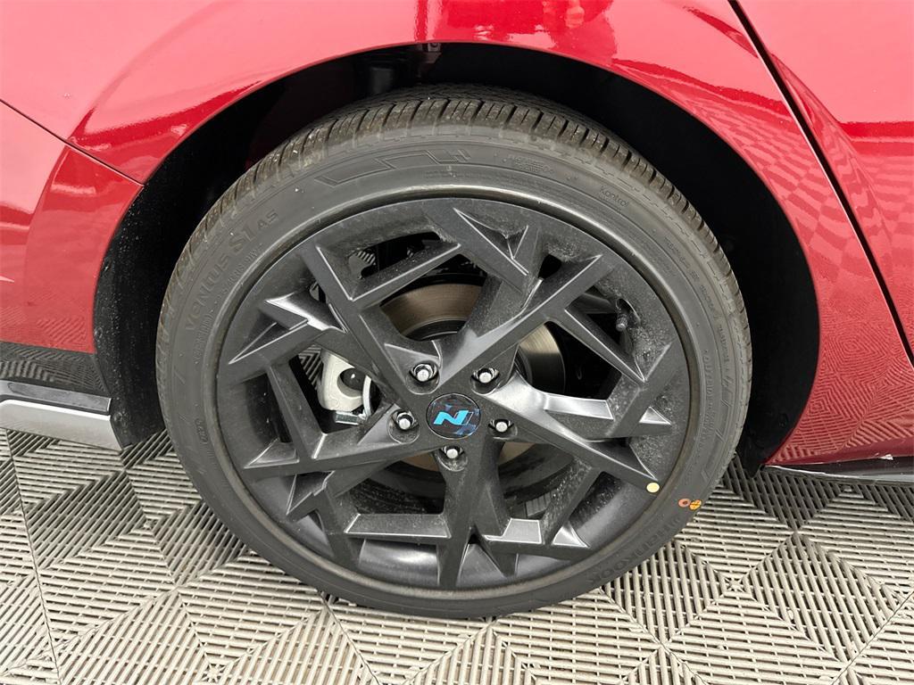 new 2025 Hyundai Elantra car, priced at $27,089