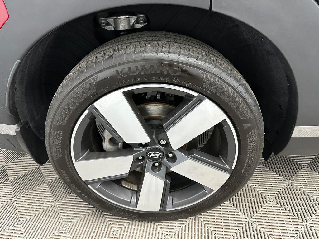 used 2025 Hyundai Santa Fe car, priced at $34,483