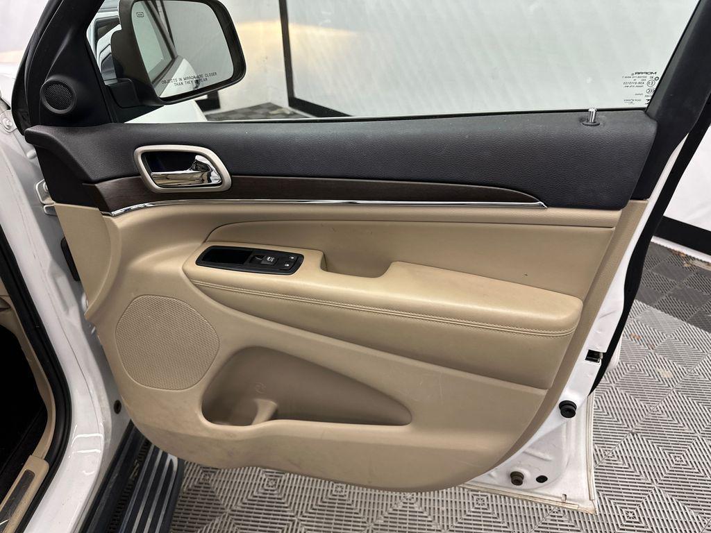 used 2017 Jeep Grand Cherokee car, priced at $13,627