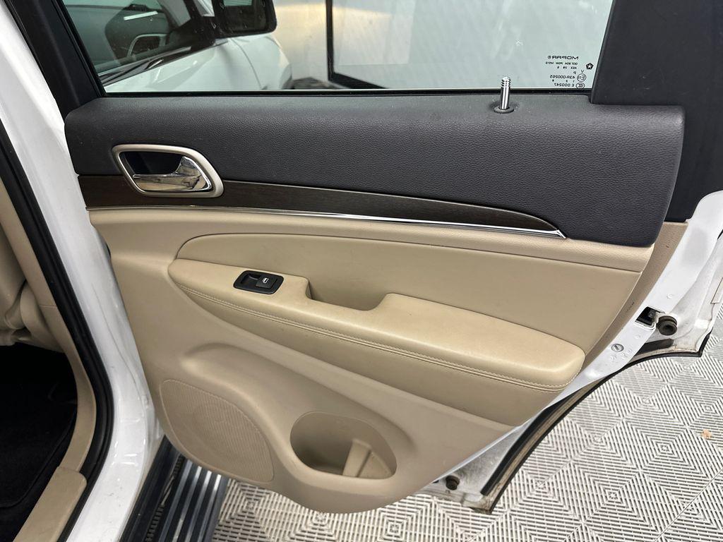 used 2017 Jeep Grand Cherokee car, priced at $13,627