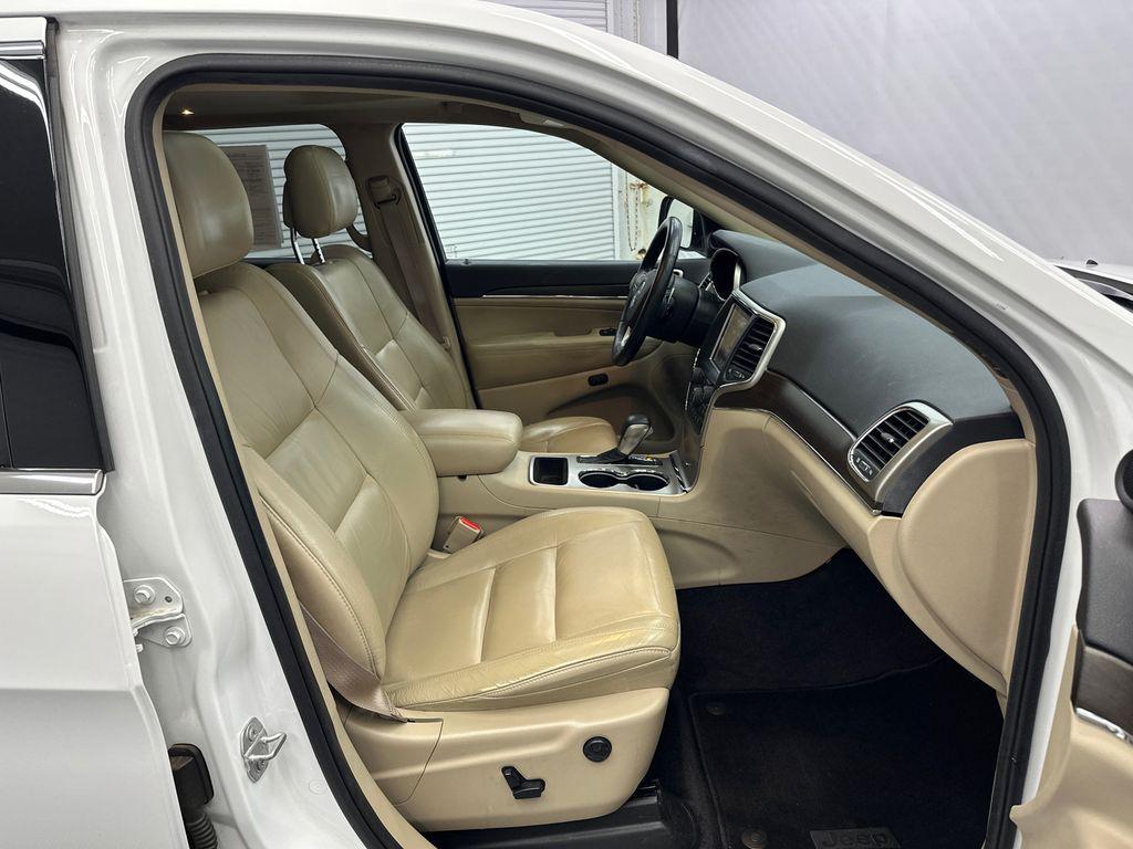 used 2017 Jeep Grand Cherokee car, priced at $13,627