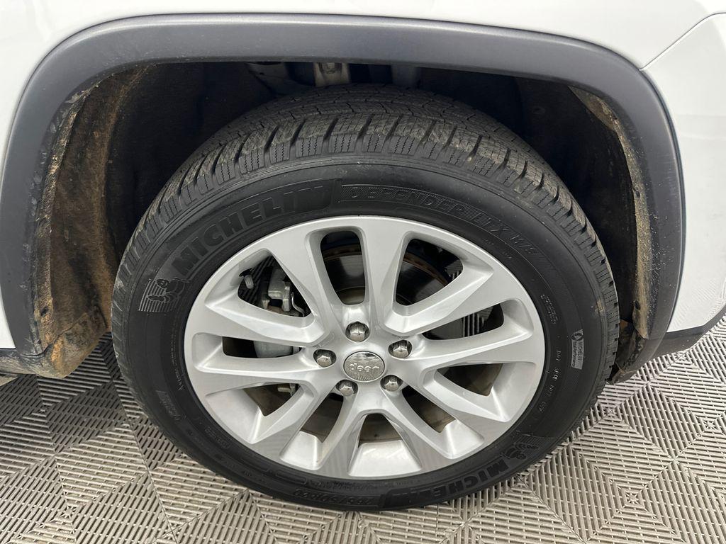 used 2017 Jeep Grand Cherokee car, priced at $13,627