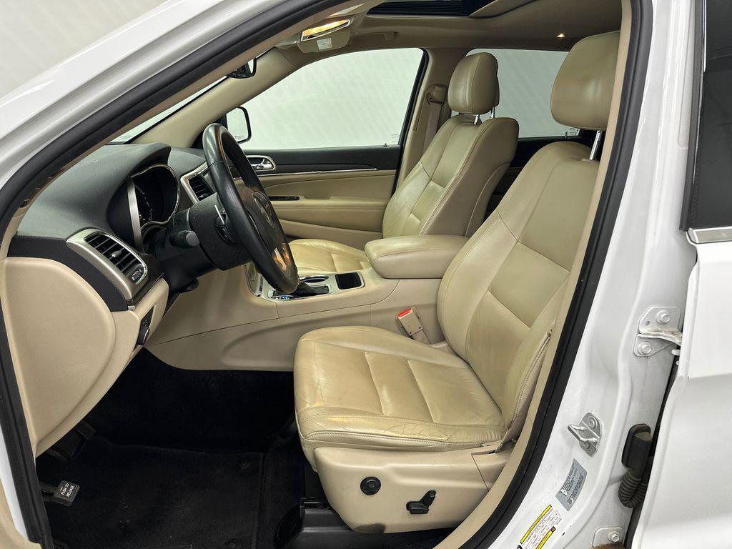 used 2017 Jeep Grand Cherokee car, priced at $13,627