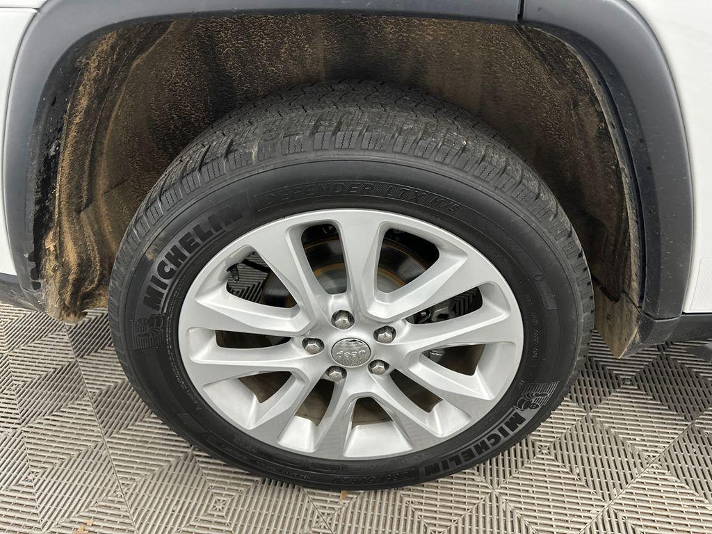 used 2017 Jeep Grand Cherokee car, priced at $13,627