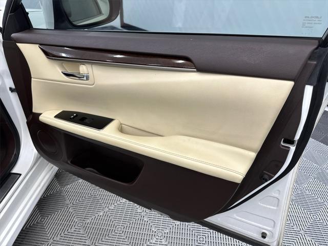 2016 Eminent White Pearl Lexus ES 350