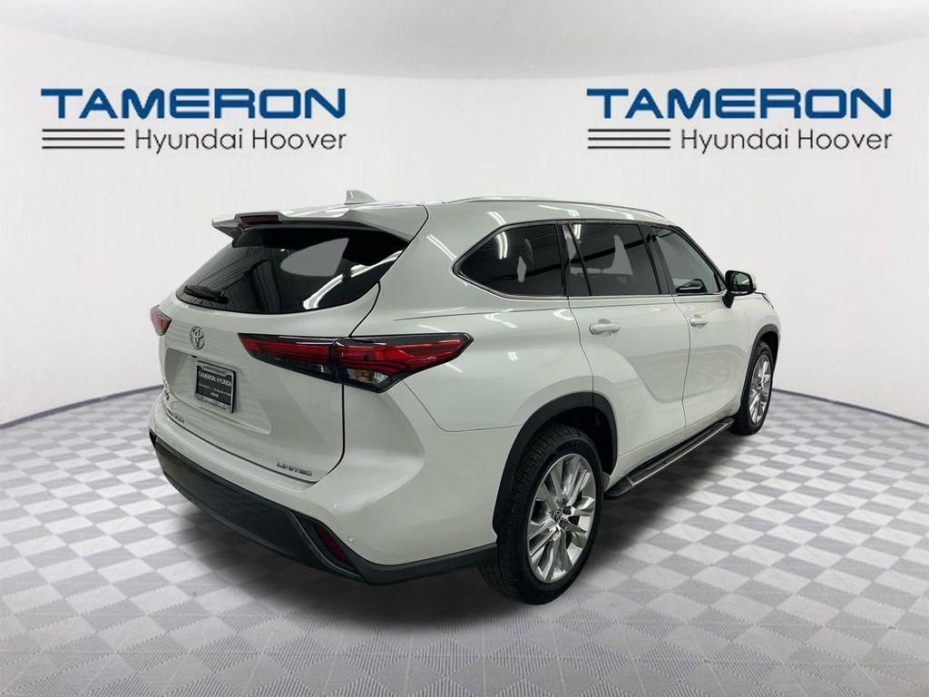 used 2023 Toyota Highlander car, priced at $35,669
