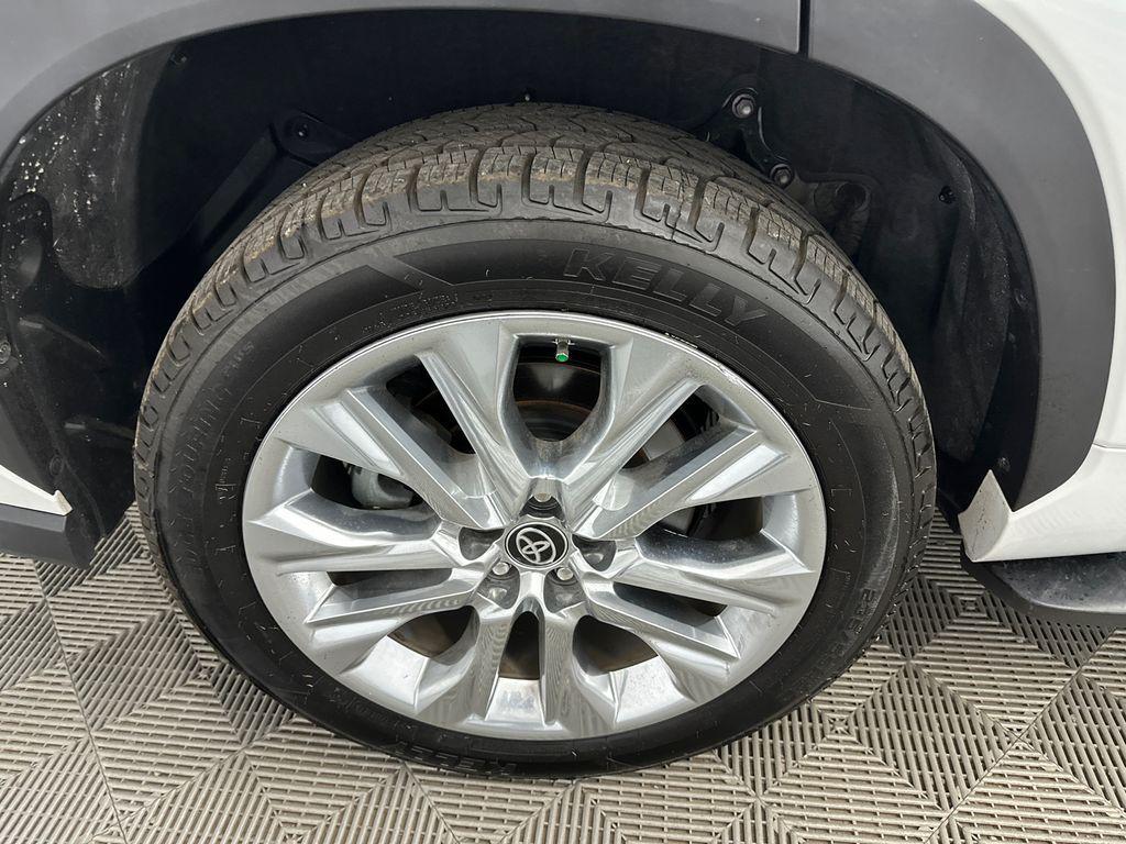 used 2023 Toyota Highlander car, priced at $35,669
