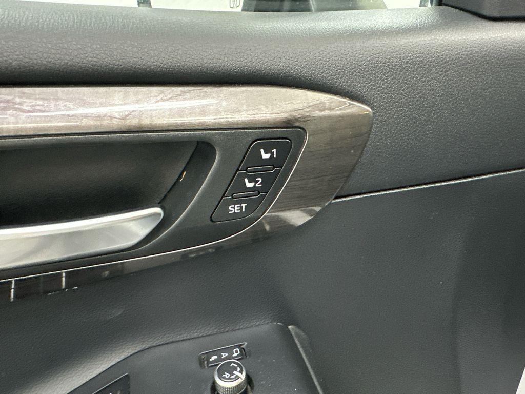 used 2023 Toyota Highlander car, priced at $35,669