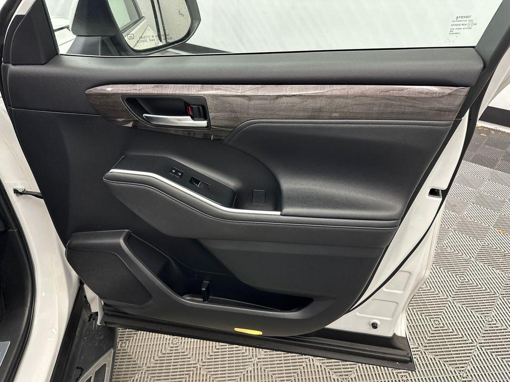 used 2023 Toyota Highlander car, priced at $35,669