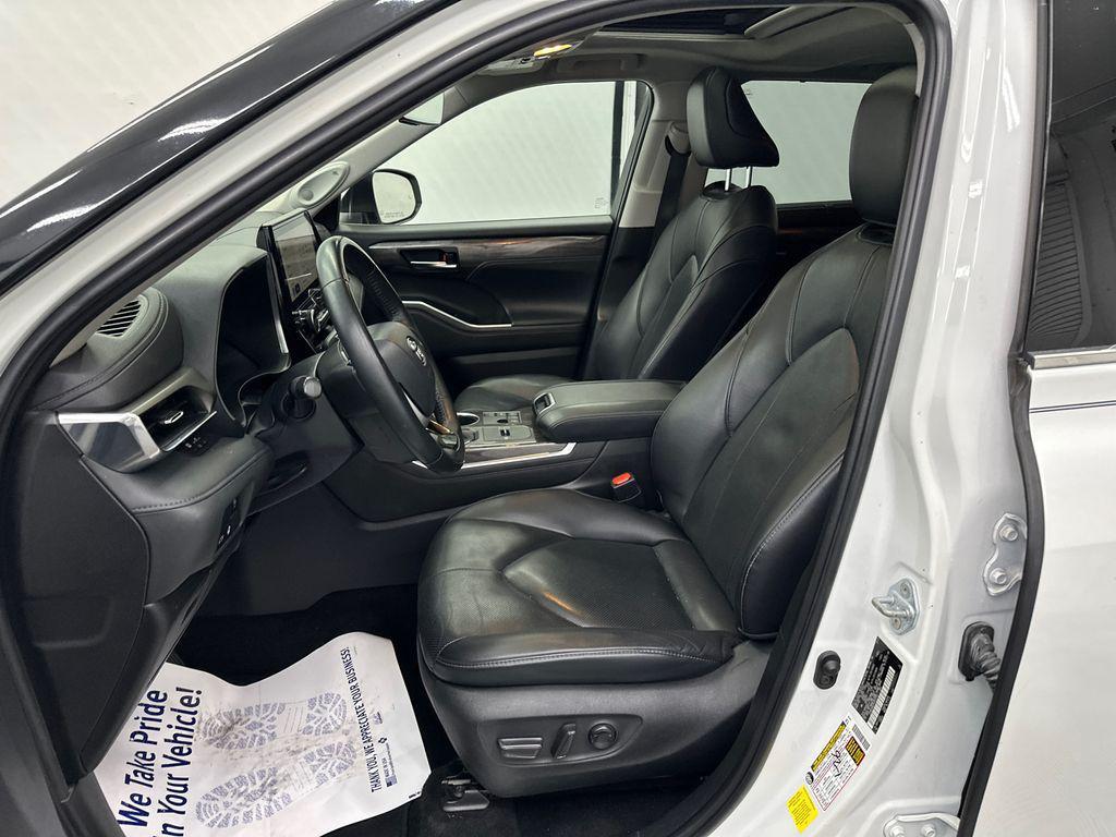 used 2023 Toyota Highlander car, priced at $35,669