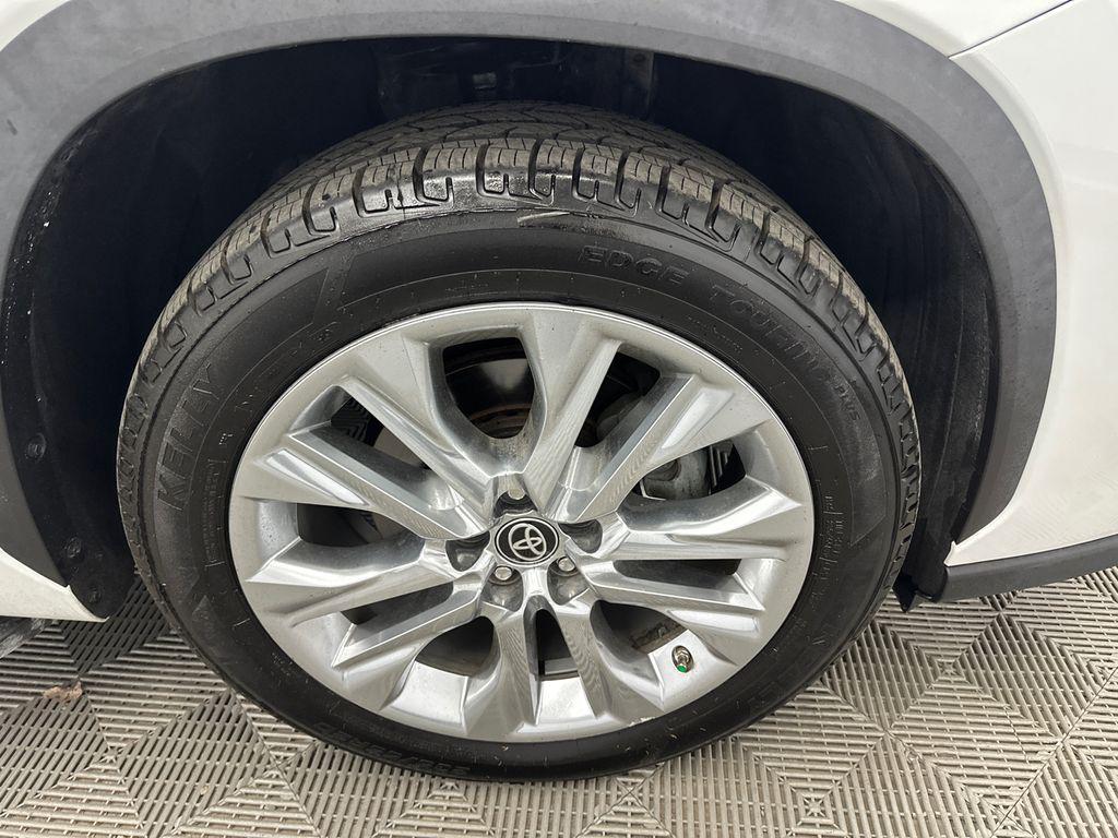 used 2023 Toyota Highlander car, priced at $35,669