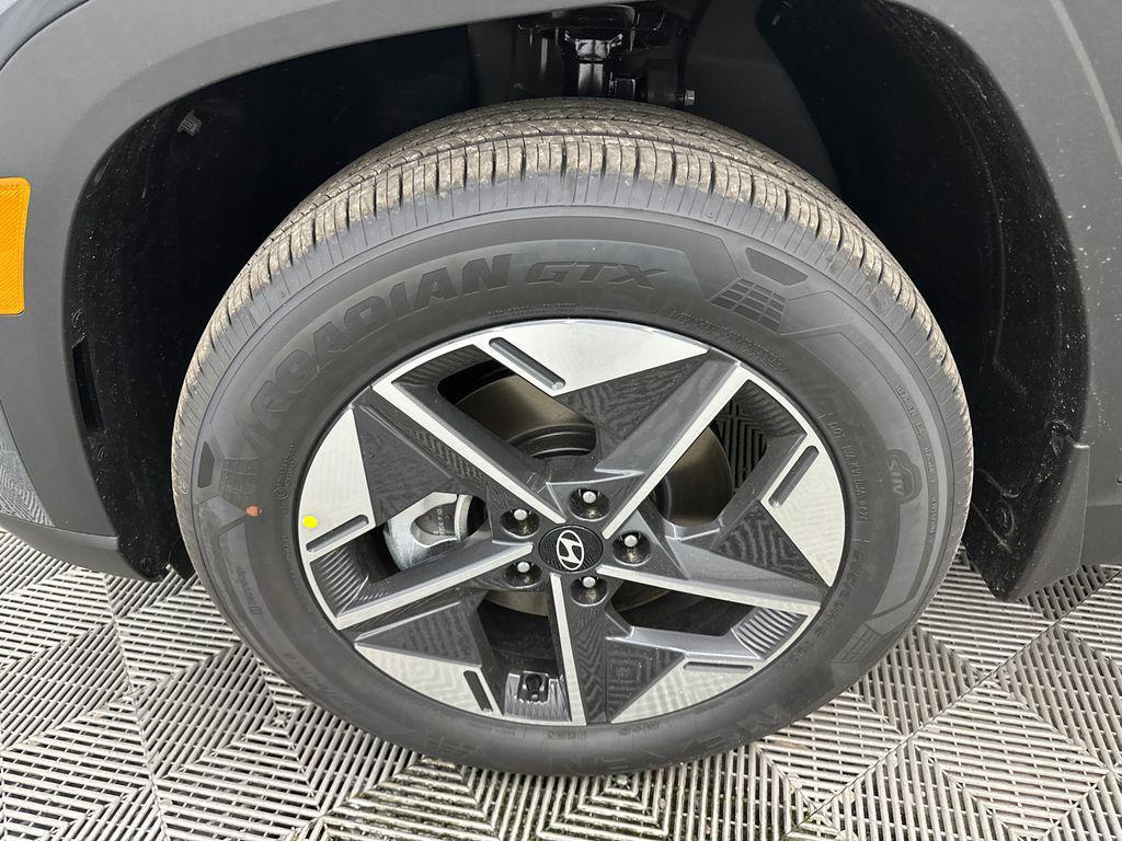 new 2026 Hyundai TUCSON Hybrid car, priced at $32,594