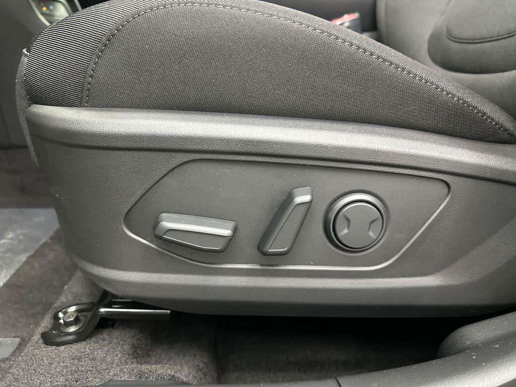 new 2026 Hyundai TUCSON Hybrid car, priced at $33,591