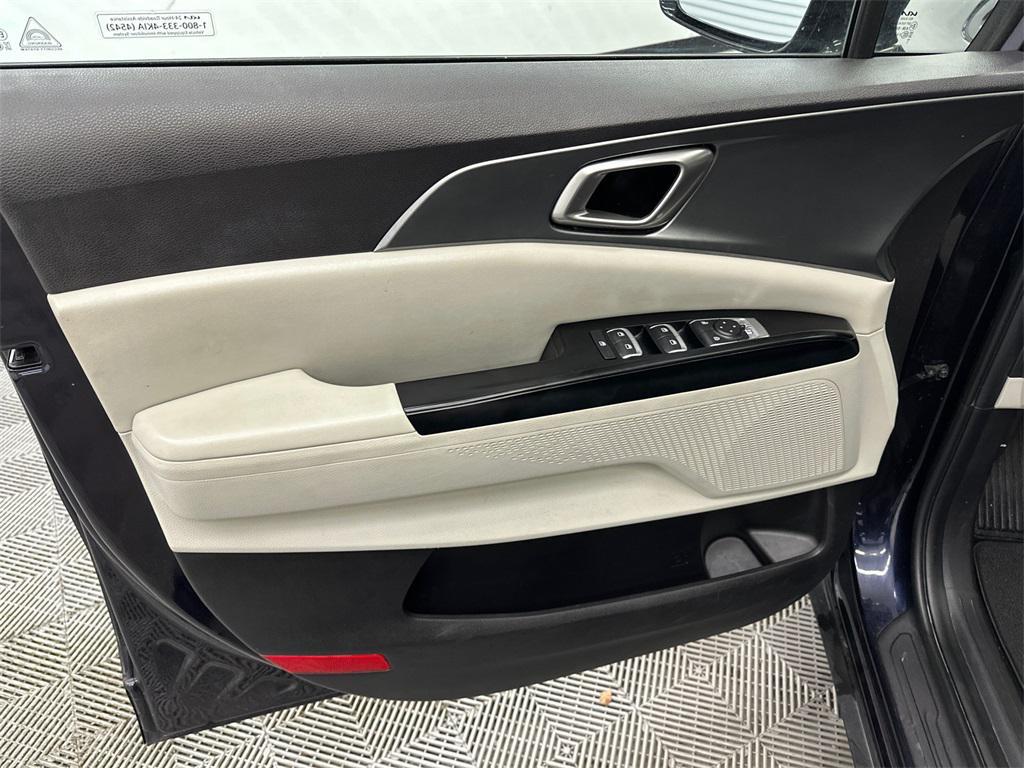 used 2024 Kia Carnival car, priced at $27,991