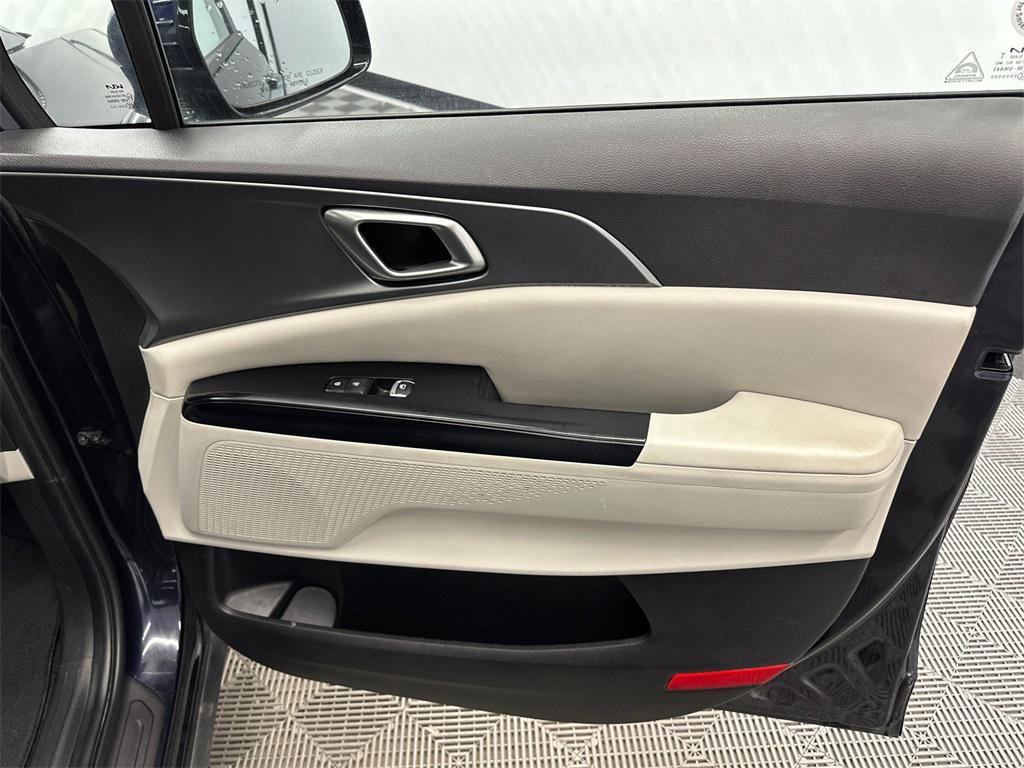 used 2024 Kia Carnival car, priced at $27,991