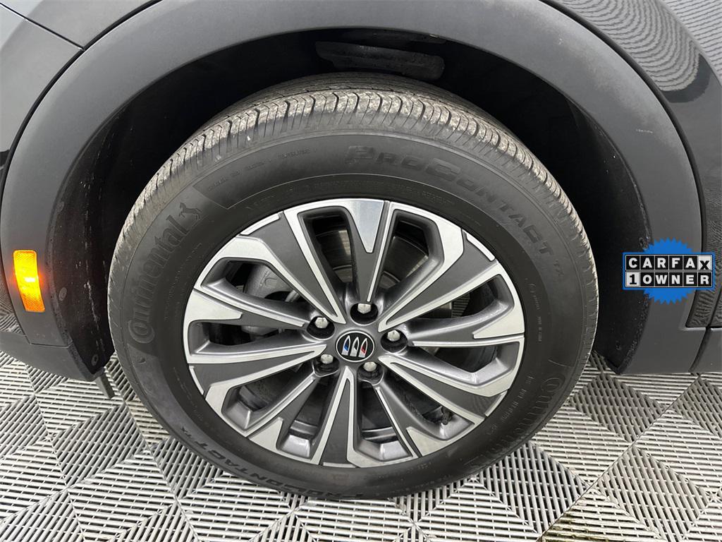 used 2024 Buick Envision car, priced at $23,297