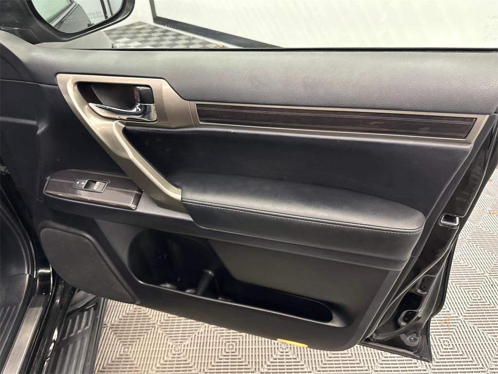 used 2020 Lexus GX 460 car, priced at $32,900
