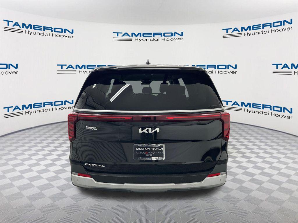 used 2025 Kia Carnival car, priced at $33,652