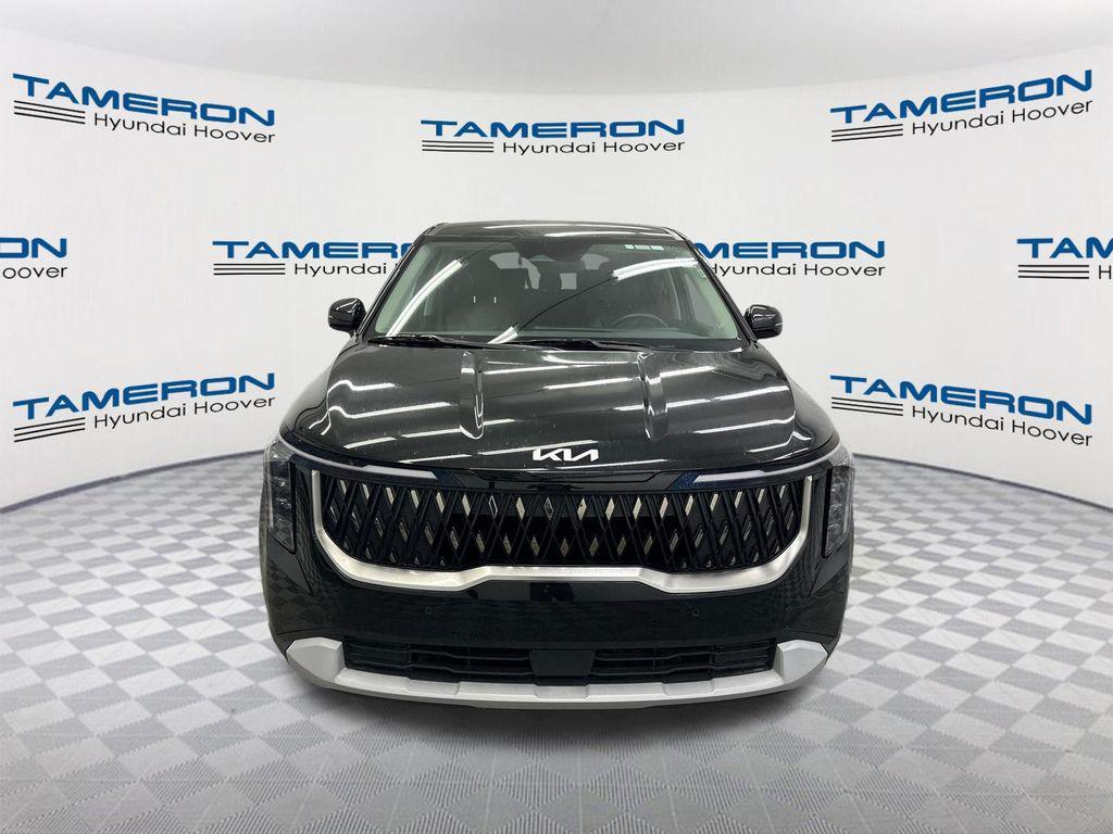 used 2025 Kia Carnival car, priced at $33,652