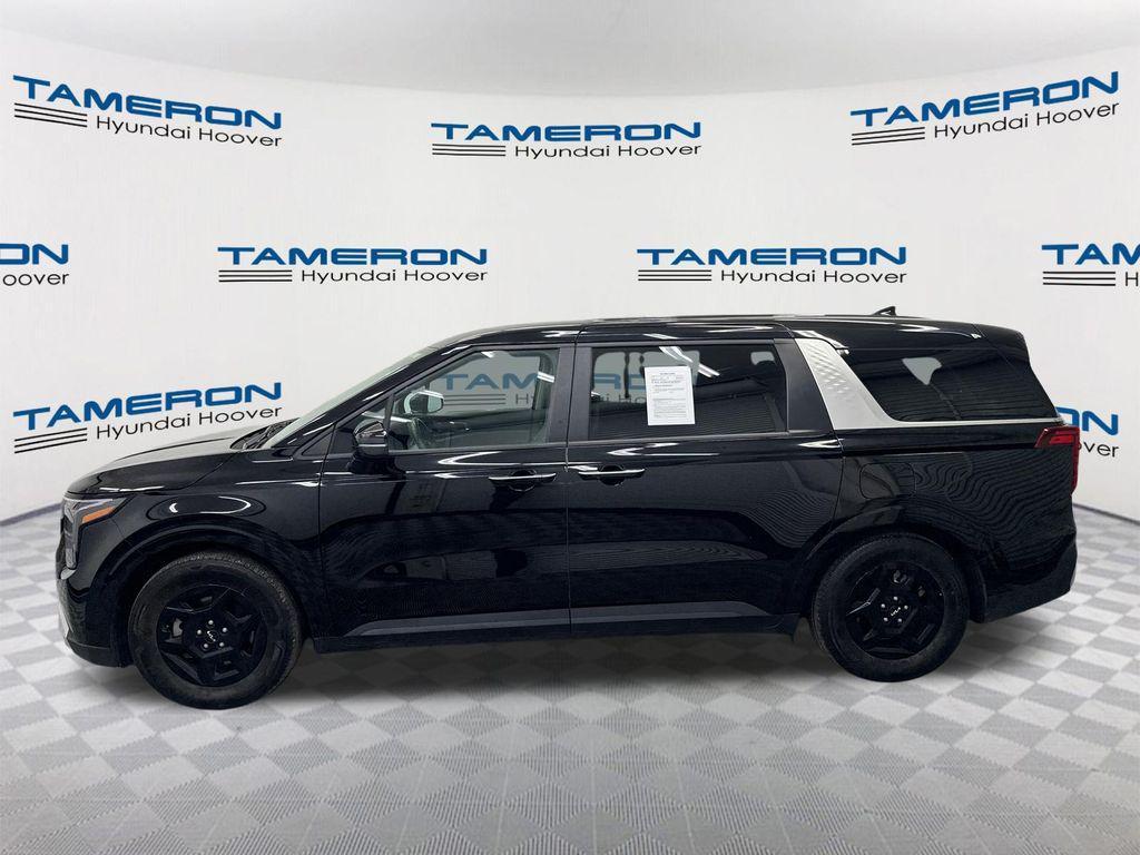 used 2025 Kia Carnival car, priced at $33,652