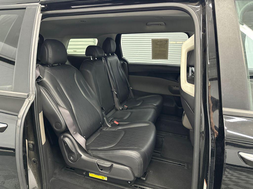 used 2025 Kia Carnival car, priced at $33,652