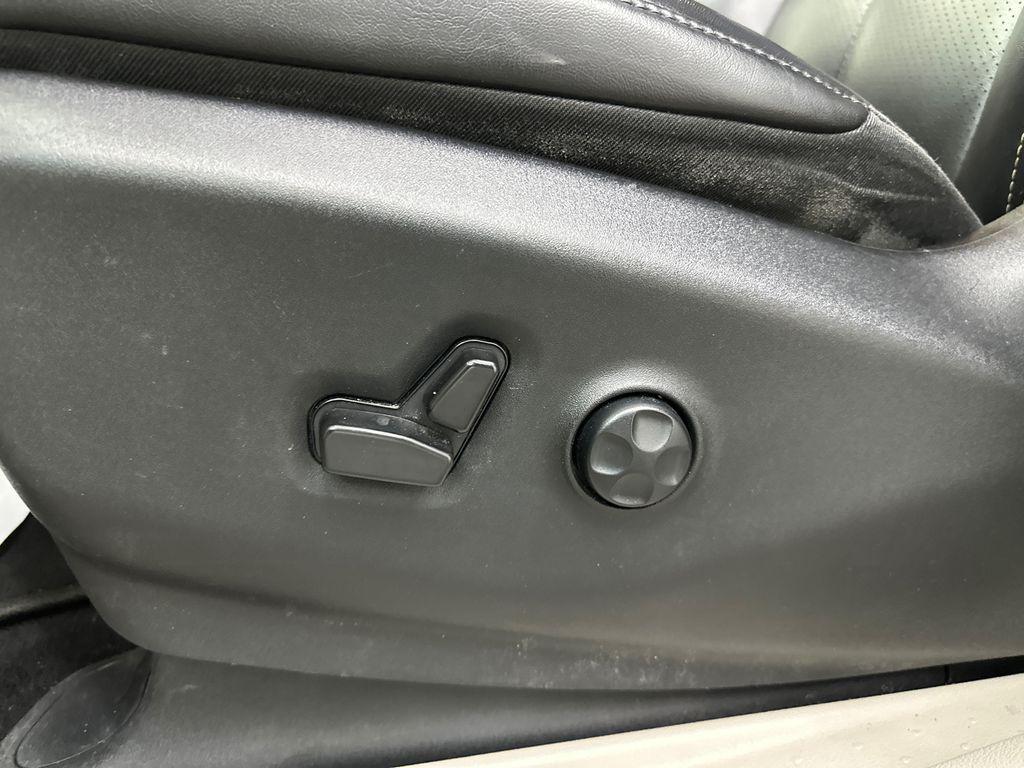 used 2023 Chrysler Pacifica car, priced at $22,972