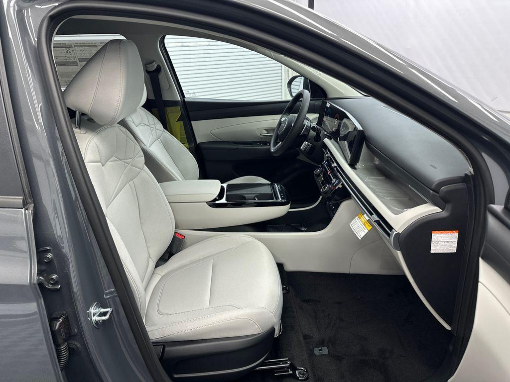 new 2026 Hyundai TUCSON Hybrid car, priced at $33,591