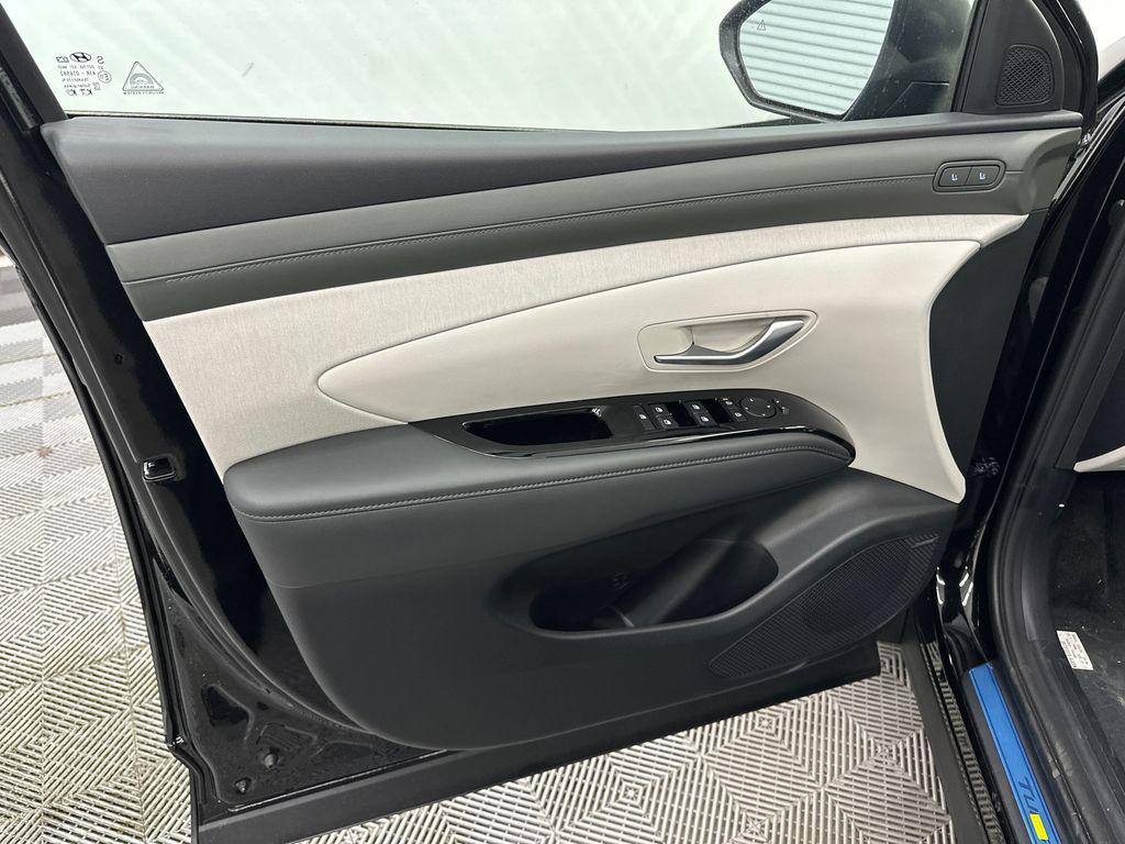new 2026 Hyundai TUCSON Hybrid car, priced at $40,660