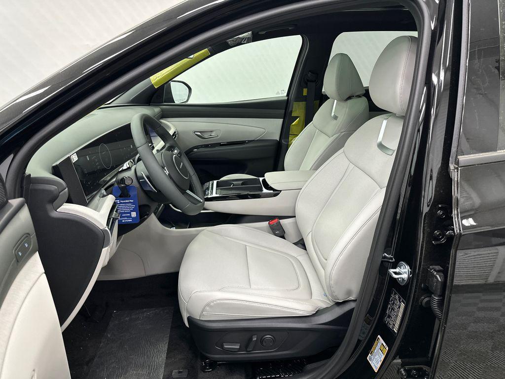 new 2026 Hyundai TUCSON Hybrid car, priced at $40,660